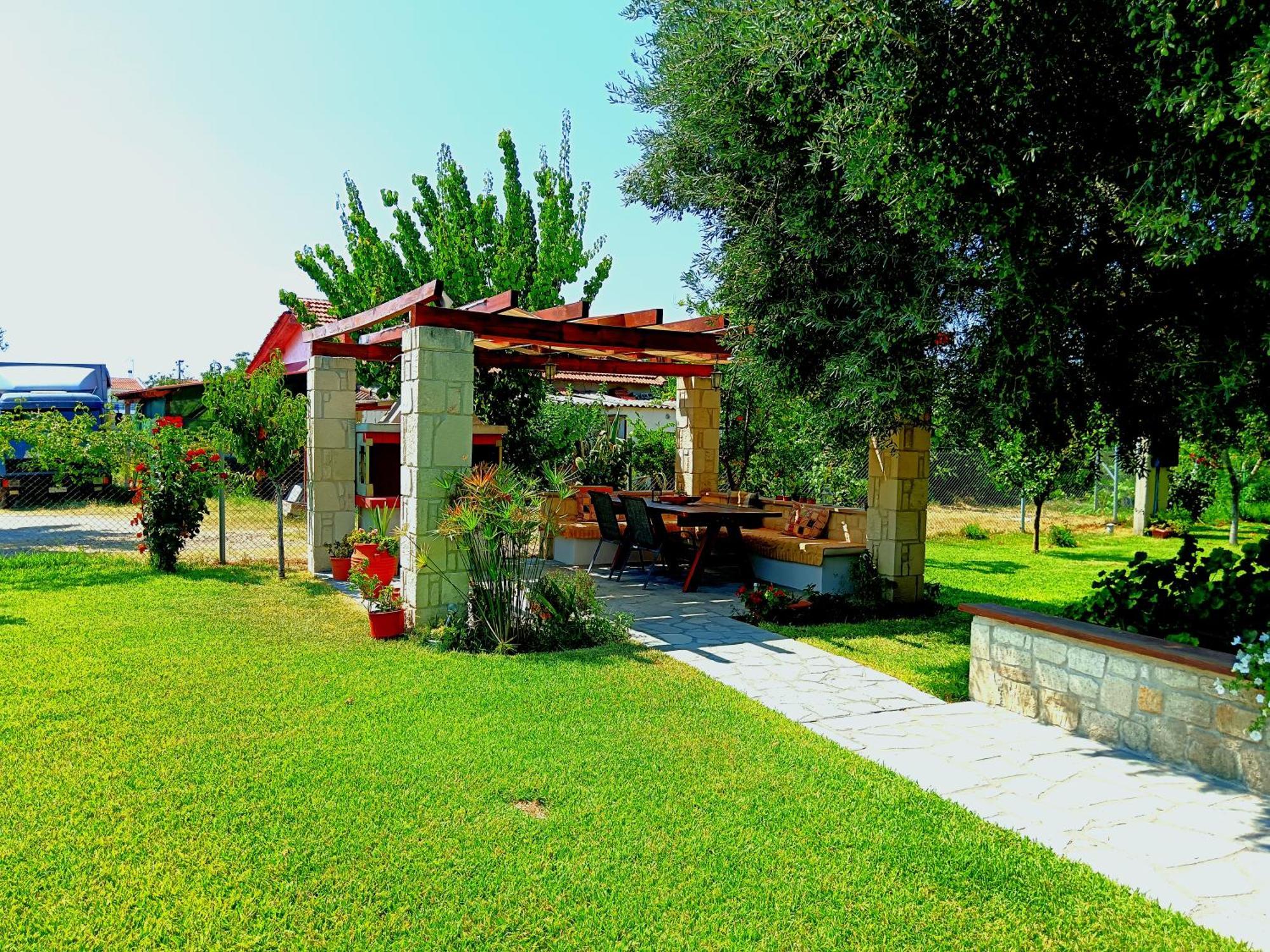 Giorgos Apartments. Скала-Фуркас Екстер'єр фото