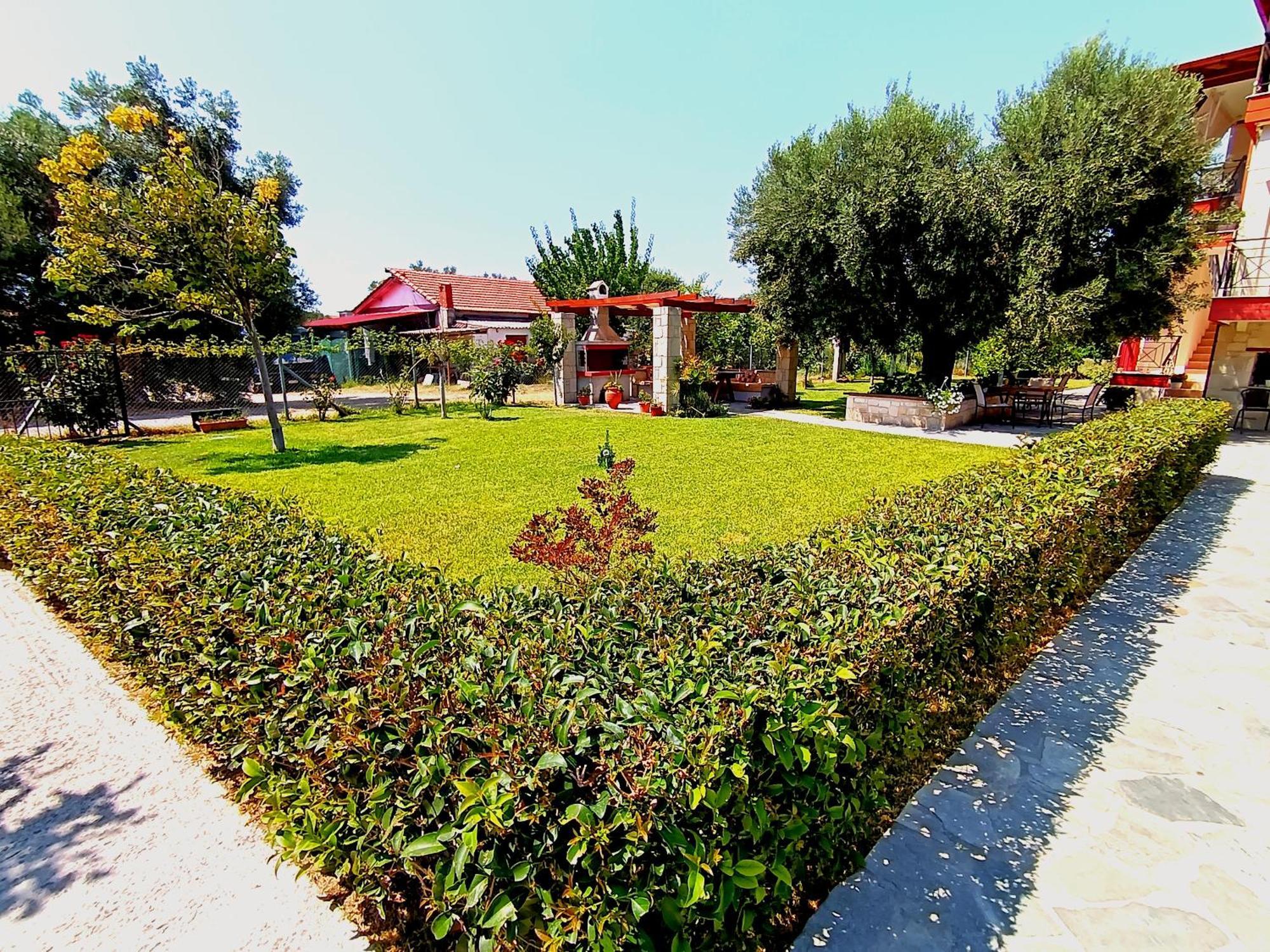 Giorgos Apartments. Скала-Фуркас Екстер'єр фото