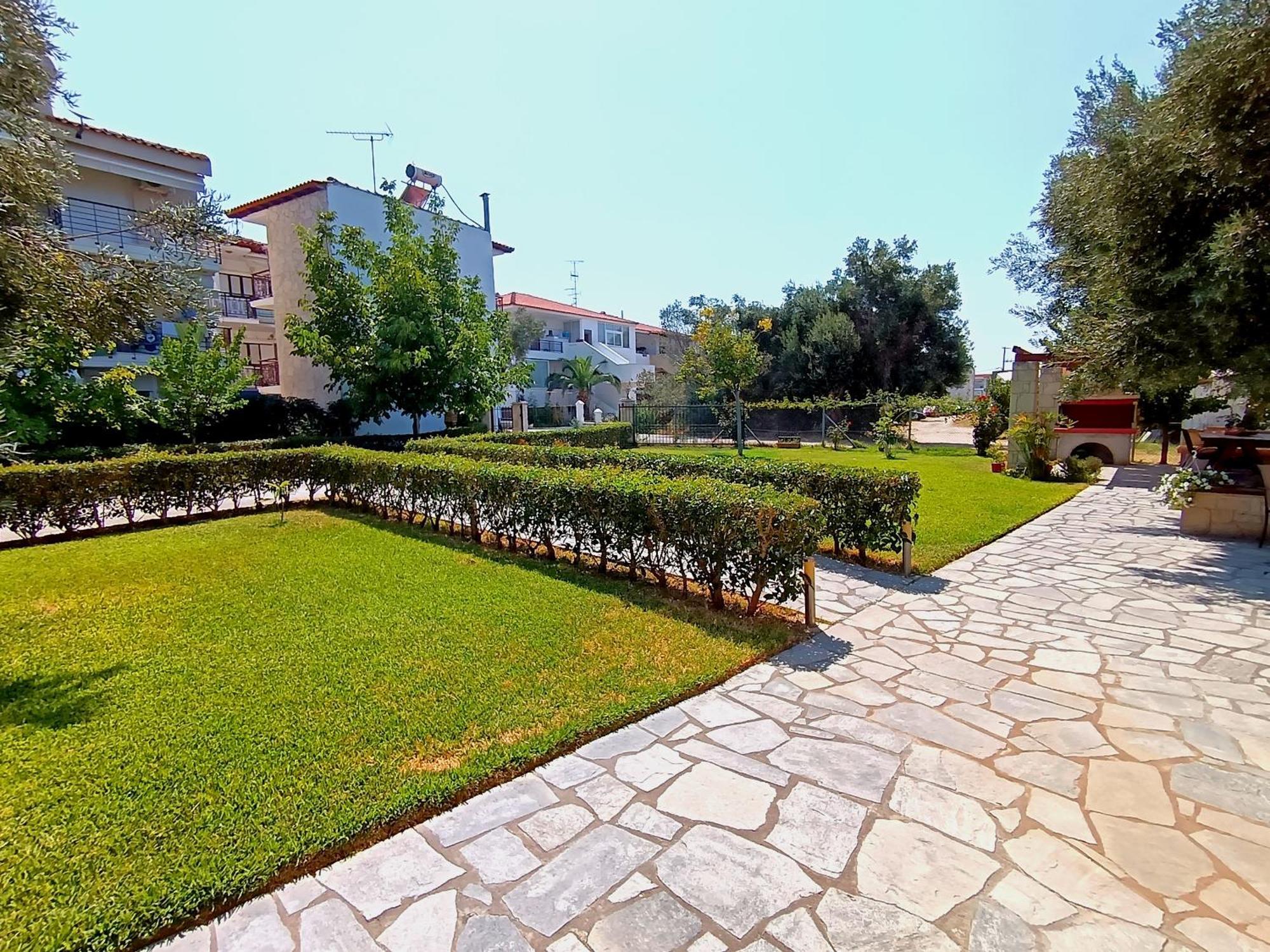 Giorgos Apartments. Скала-Фуркас Екстер'єр фото