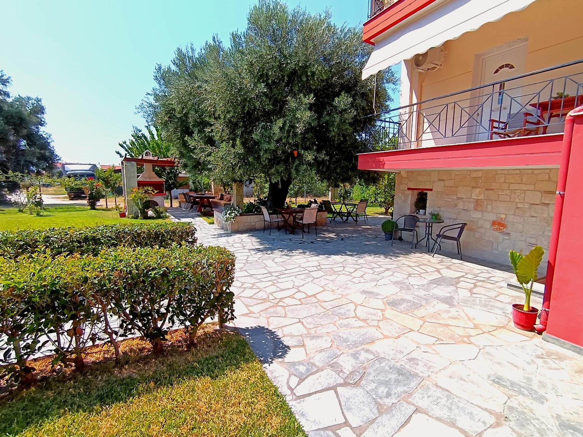 Giorgos Apartments. Скала-Фуркас Екстер'єр фото